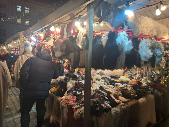 Jarmark Bożonarodzeniowy na Rynku Głównym w Krakowie 2025. Oferta wystawców