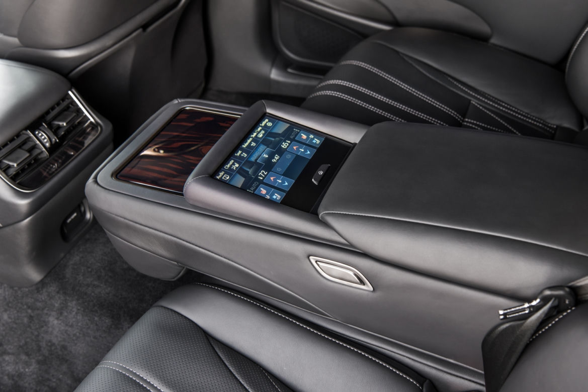 nowy Lexus LS500