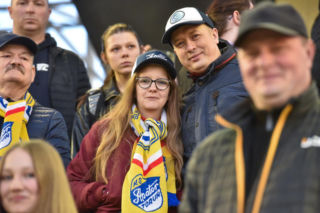 PRES Grupa Dewloperska Toruń - Abramczyk Polonia Bydgoszcz, zdjęcia kibiców i zawodników z pożegnania Adriana Miedzińskiego