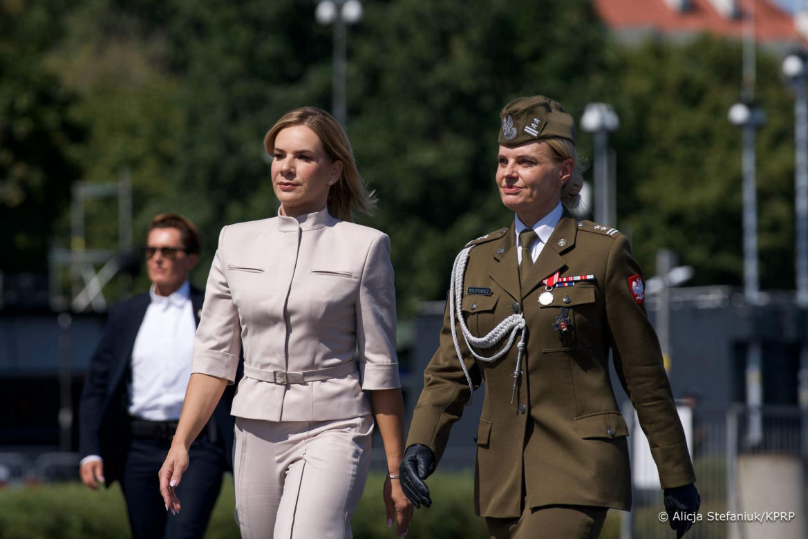 Marta Nawrocka w kostiumie na Święcie Wojska Polskiego. Czym zaskoczy pierwsza dama w tym roku?