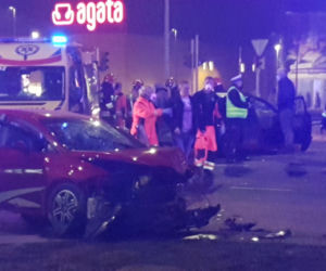 Karambol w Toruniu! Zderzyły się dwa samochody osobowe