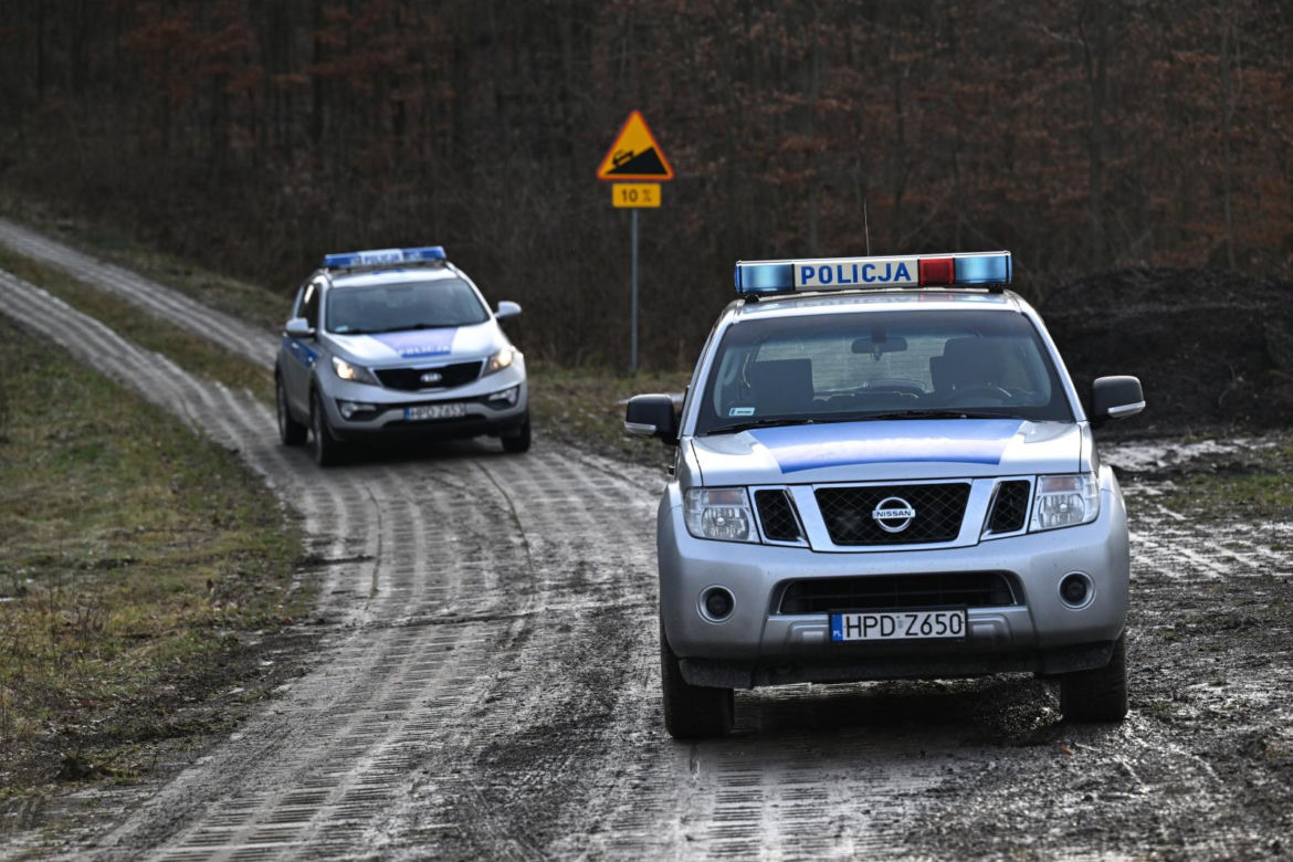 Lubelskie: 200 policjantów poszukuje obiektu, który wleciał w Polską przestrzeń powietrzną [ZDJĘCIA]
