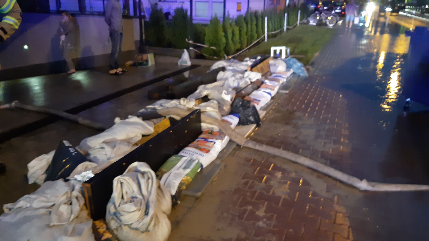 Zalana ulica Daniszewska w Warszawie