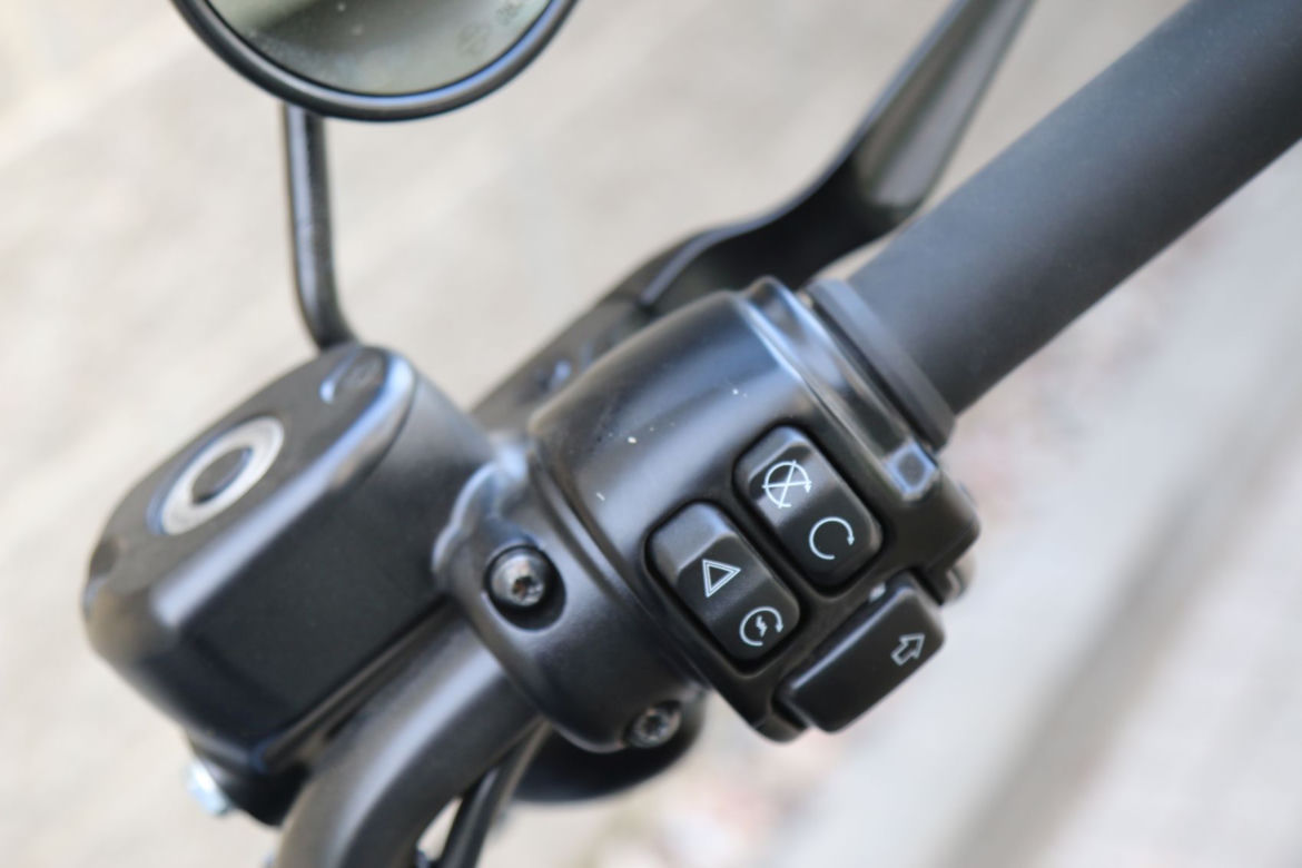 Harley-Davidson 883 Iron