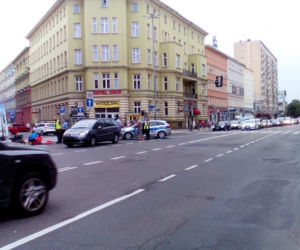 Zderzenie samochodu i skutera w centrum Szczecina
