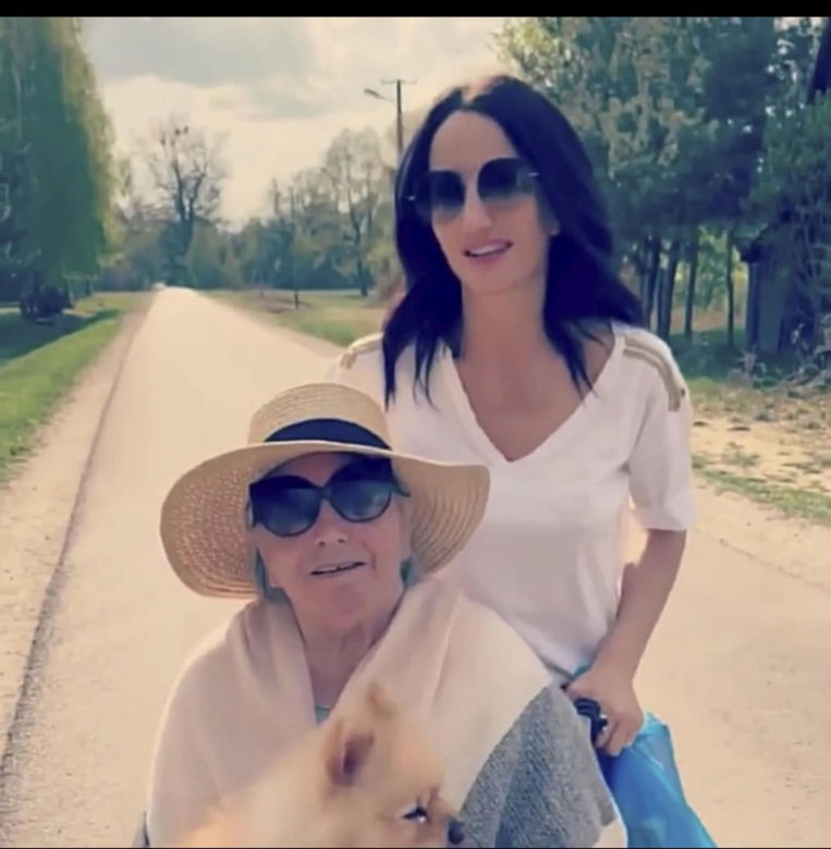 Justyna Steczkowska zamieszkała z teściową