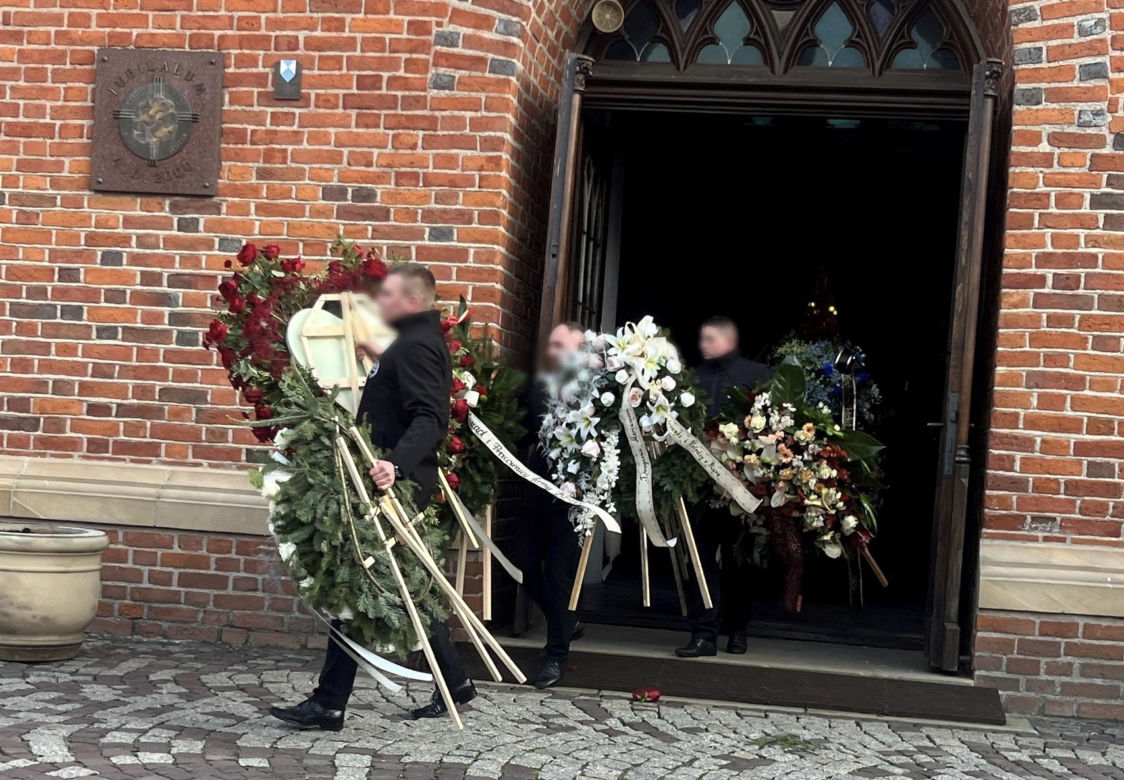 Pogrzeb braci, którzy zginęli w katastrofie śmigłowca pod Rzeszowem