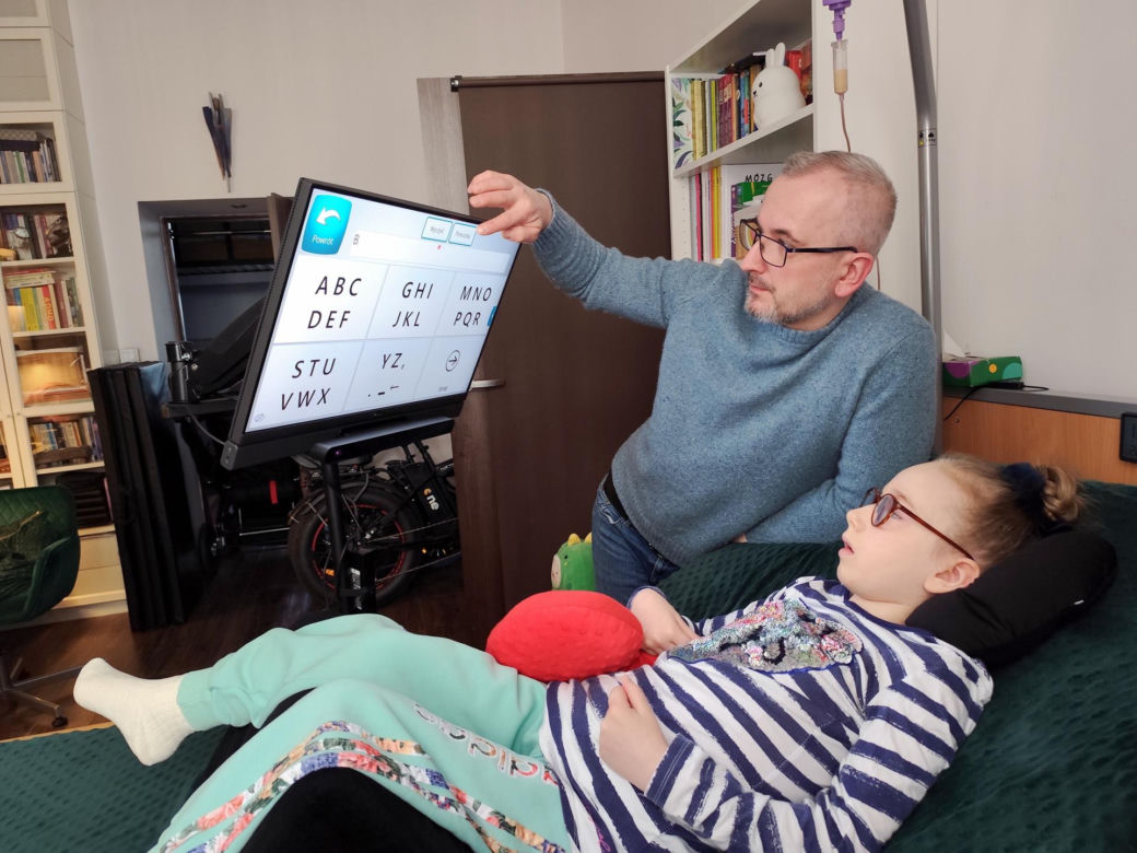 Jej serduszko nagle się zatrzymało. 10-letnia Inga jest uwięziona we własnym ciele. "Wiemy, że ona wszystko słyszy"