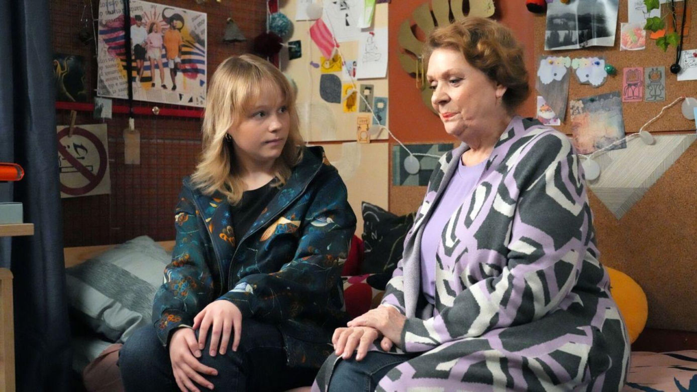 Barwy szczęścia odc. 3225. Emilka (Jessica Frankiewicz), Józefina Rawiczowa (Elżbieta Jarosik)