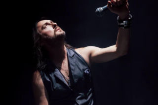 Piotr Cugowski wraca do rockowego grania. Jego nowy singiel jest już dostępny 