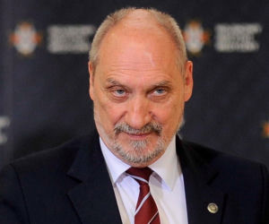 Macierewicz