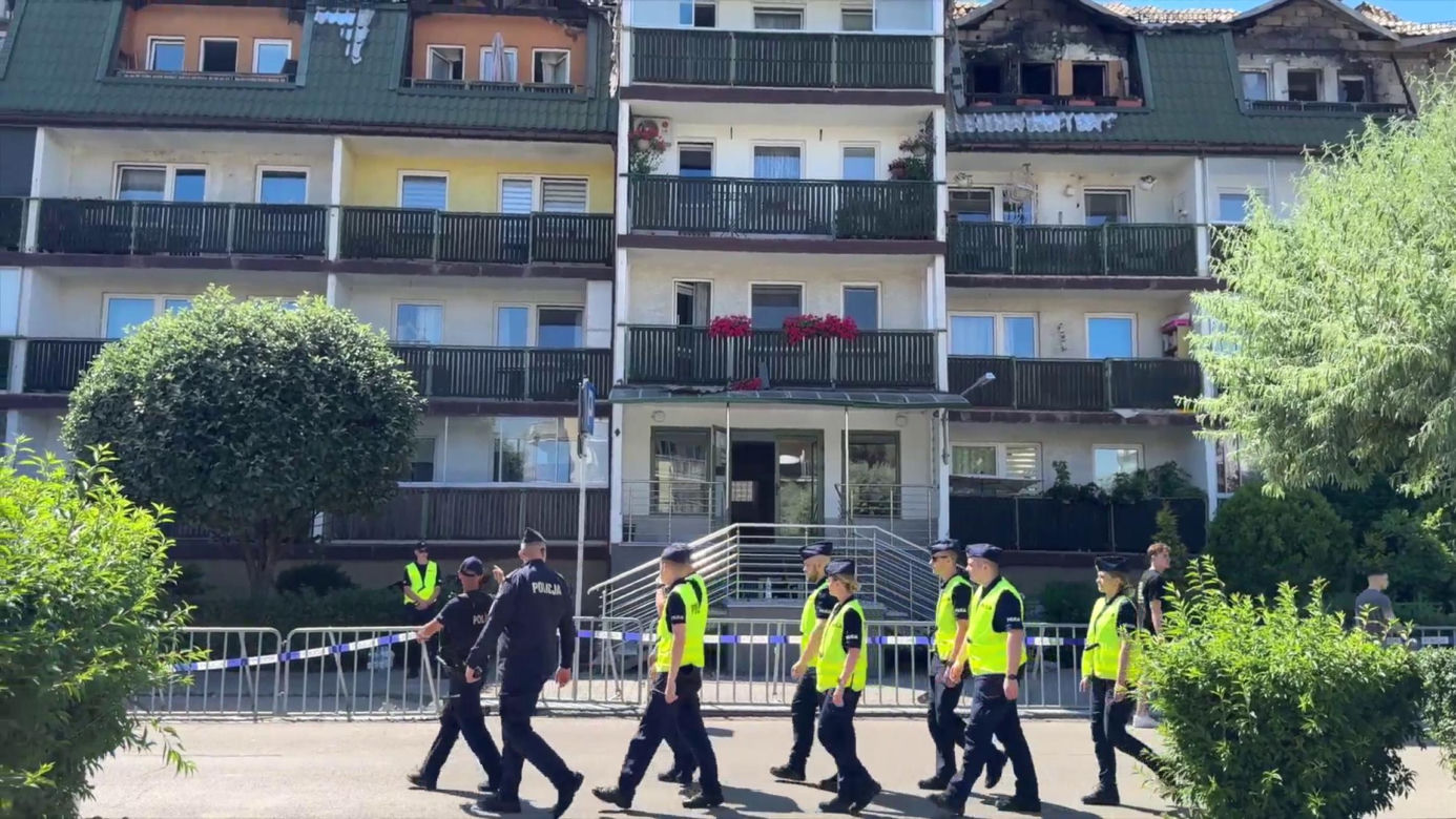 Policjanci pokazali jak wygląda wnętrze spalonego budynku w Ząbkach. Wstrząsające obrazki