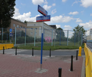 Zamknęli zjazd na osiedle. Mieszkańcy są wściekli