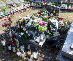 Tajemnicza śmierć i pogrzeb w sekrecie. Znany prokurator Jerzy Hop i jego syn nie żyją. Ostatnie pożegnanie