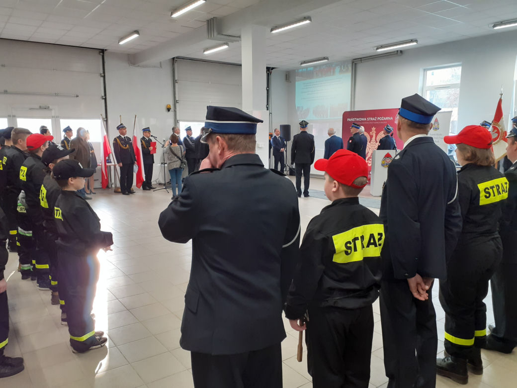 Przekazanie promes dla młodzieżowych drużyn strażaków ochotników w KM PSP w Siedlcach