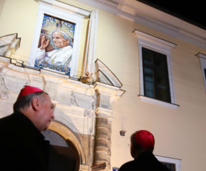 Okno Papieskie przy ul. Franciszkańskiej 3