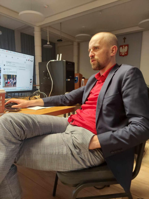 Szkoła Podstawowa nr 12 Starachowice: Czy grozi jej zamknięcie? Strajk radnego i niepokój rodziców 
