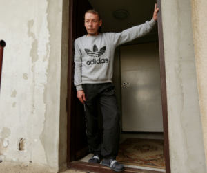 Wybaczam BRATU, że wbił mi noż w brzuch