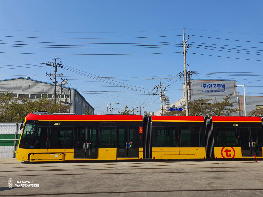 Tak wyglądają nowe tramwaje dla Warszawy