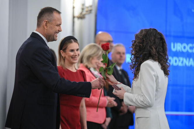 Prezydent w Dzień Kobiet wręczył odznaczenia zasłużonym kobietom