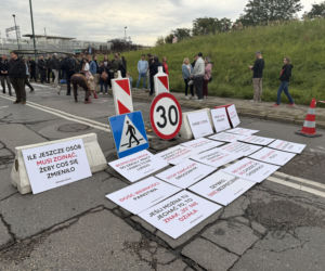 Cichy marsz w Krakowie po tragicznym wypadku. Zginęło młode małżeństwo