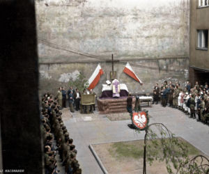 Powstanie Warszawskie w kolorze. Zobacz niezwykłe koloryzacje archiwalnych zdjęć [GALERIA]