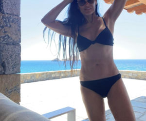 Zrobiła striptiz po 25 latach! Demi Moore pokazała się w bikini. Wygląda na 59 lat?
