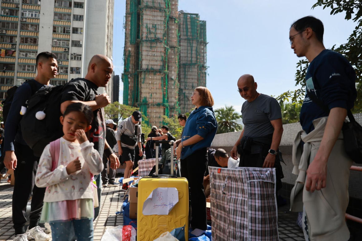 Hongkong pogrążony w żałobie po tragicznym pożarze wieżowców. Liczba ofiar wzrosła do 146