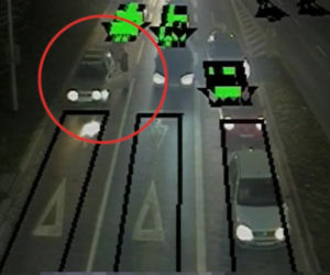 Ruszył samochodem podczas interwencji. Ciągnął policjanta kilkadziesiąt metrów po ulicy