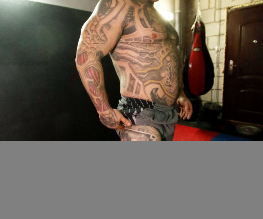PAWEŁ, POPEK MONSTER