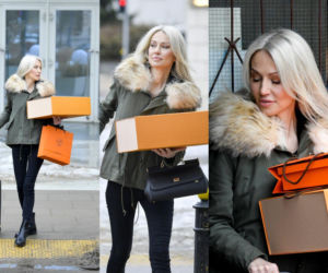 Obładowana pakunkami Magdalena Ogórek w biegu po Warszawie. Walizka, wygodny look i detal, który krzyczy na bogato