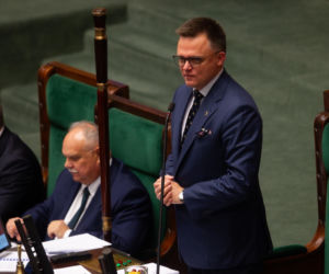 Ten sondaż jest jak kubeł zimnej wodny na głowę Szymona Hołowni. Wyniki go nie ucieszą