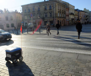 Jedzenie przywiezie ci...robot! W Lublinie pracują już roboty - dostawcy!