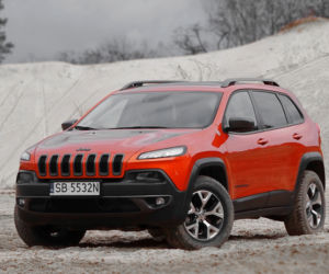 Jeep Cherokee Trailhawk V6 3.2 AT9 4x4