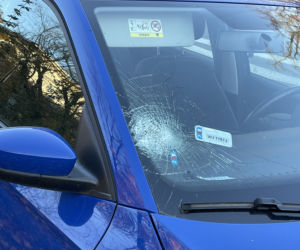 Dzieci zmiecione z pasów na Pradze-Północ. Kobieta za kierownicą