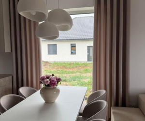 Perfekcyjna aranżacja okna bez wychodzenia z domu. Dlaczego warto zaufać ekspertom Royal Firany?