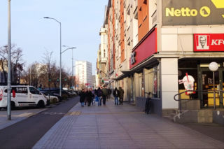 Ławki zniknęły, bo „margines rządzi”? Kuriozalna decyzja w centrum miasta