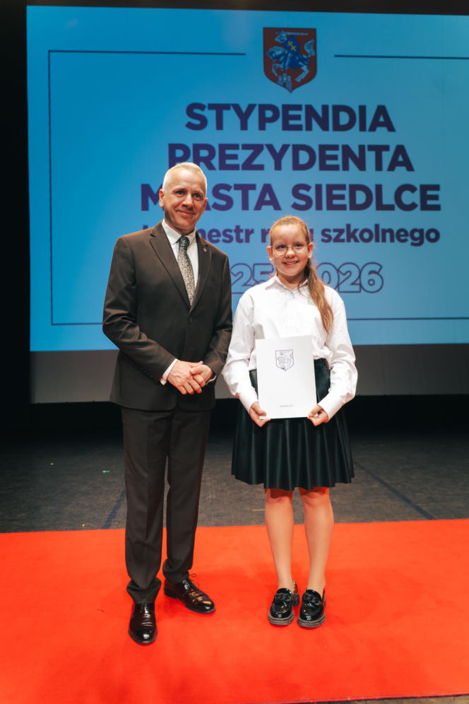 Najzdolniejsi uczniowie odebrali stypendia Prezydenta Miasta Siedlce