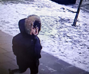 Brutalny atak nożownika w Żabce. Policja opublikowała wizerunek sprawcy 