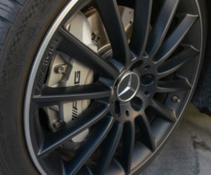Mercedes-AMG A 35 4MATIC vs. BMW 120d xDrive