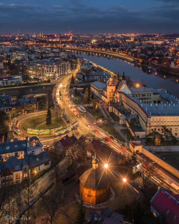 Kraków niczym Las Vegas. Takich zdjęć nocnego miasta jeszcze nie widziałeś!