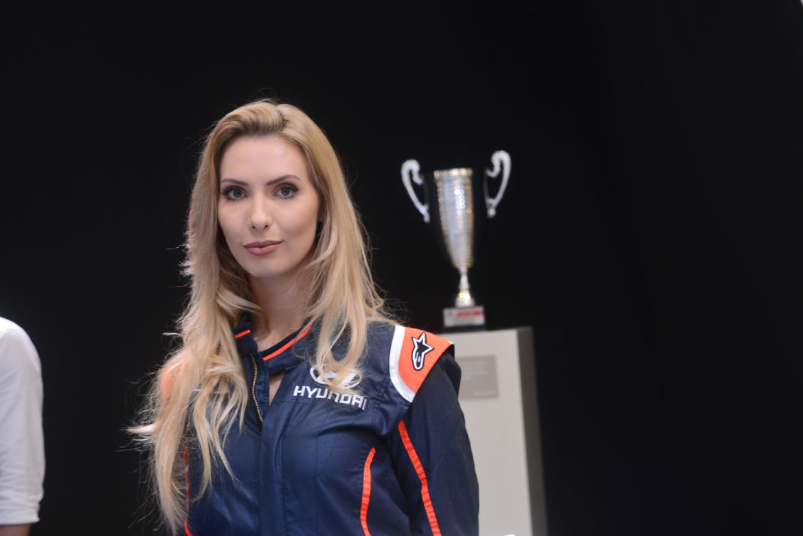 Hostessy na targach Poznań Motor Show 2018