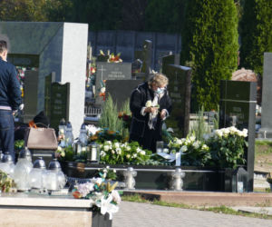 Grób zamordowanej przez Gruzina Pauliny utonął dziś w kwiatach
