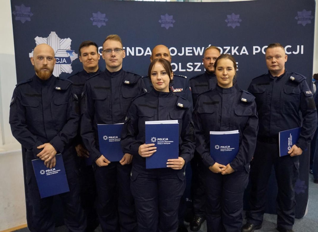 Nowi policjanci wypowiedzieli słowa przysięgi. Na Warmii i Mazurach rekrutacja wciąż trwa [ZDJĘCIA]