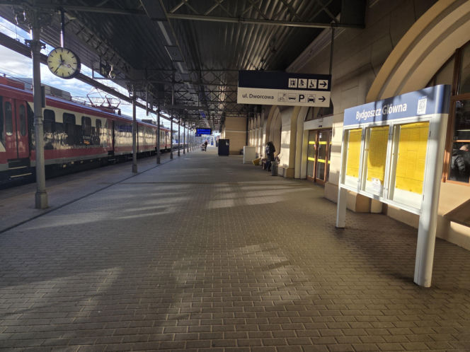 Kiedyś straszył pasażerów, a teraz jest chlubą miasta! Tak zmienił się dworzec PKP w Bydgoszczy