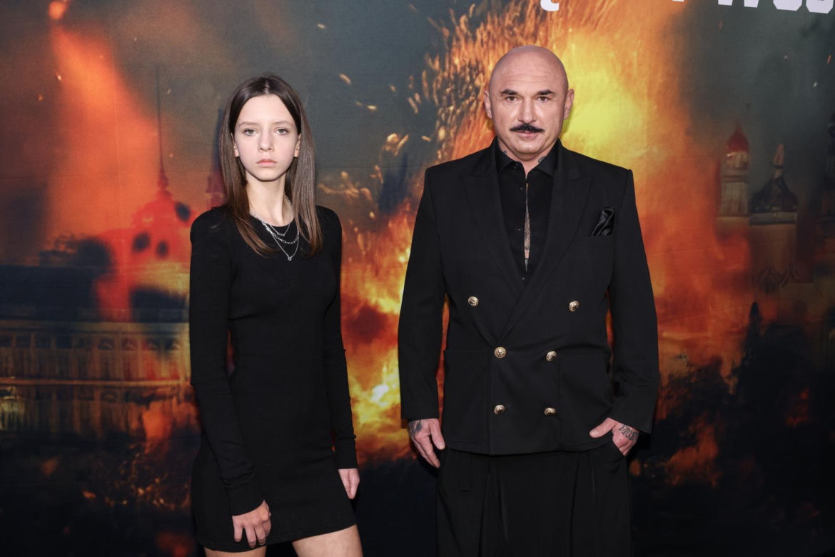 Patryk Vega z córką na premierze filmu "Putin"