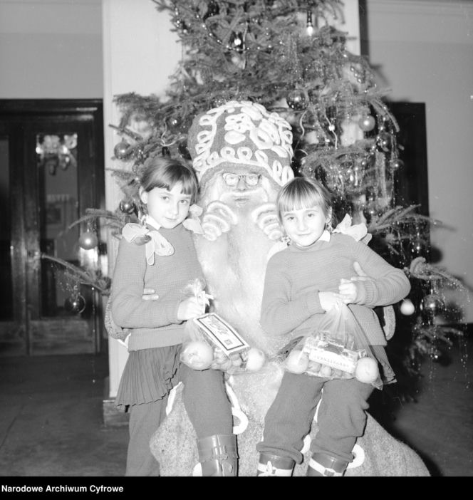 QUIZ PRL. Czy pamiętasz Mikołajki w PRL-u?