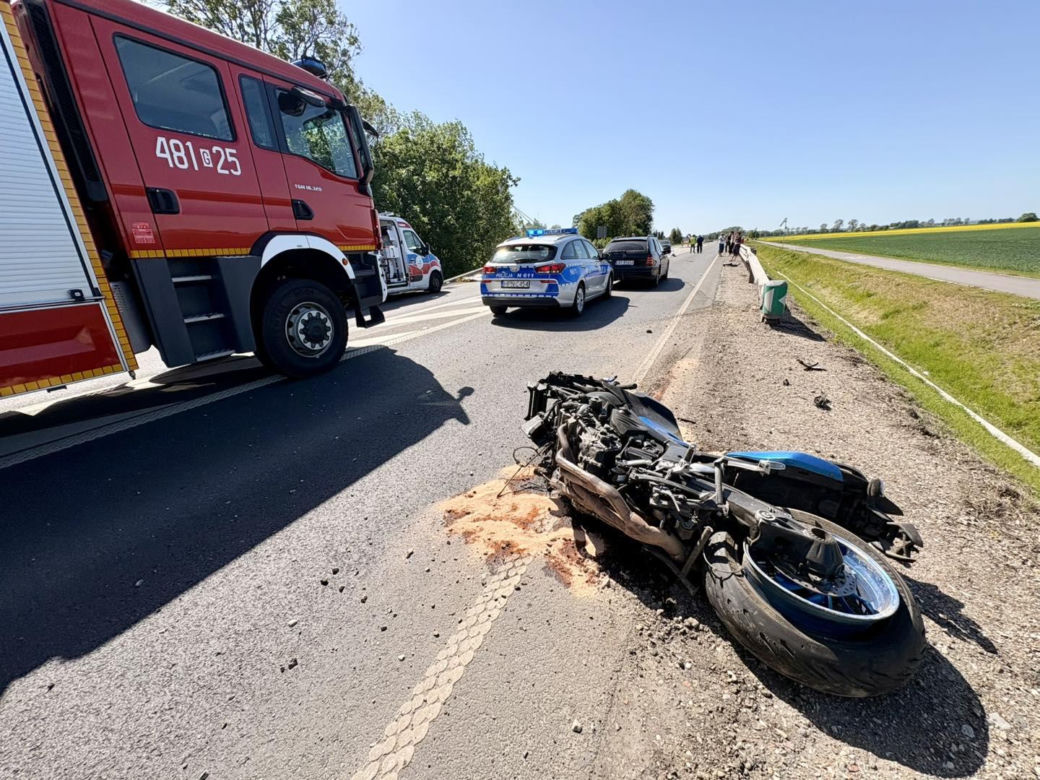 Na trasie między Malborkiem a Swarożynem doszło do zderzenia motocykla i trzech samochodów osobowych