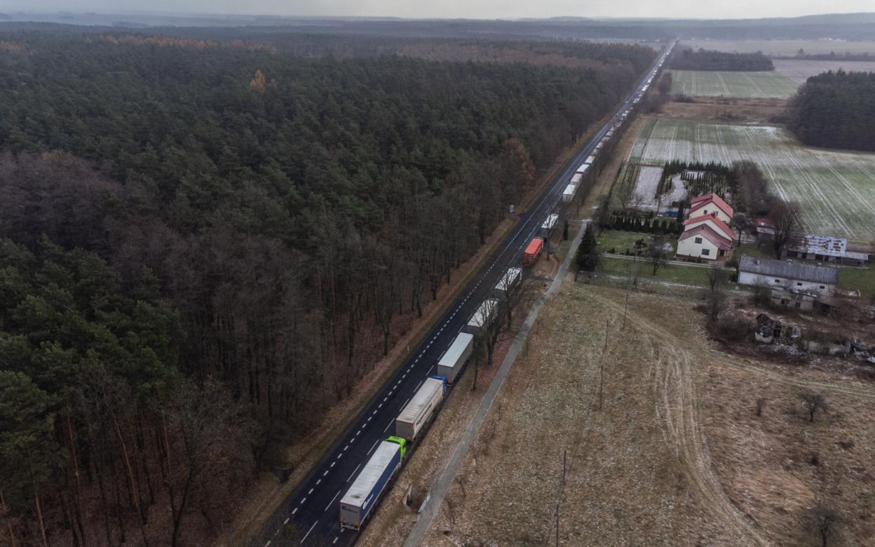 Protest przewoźników na przejściach granicznych trwa. Czas oczekiwania na odprawę to 3 dni