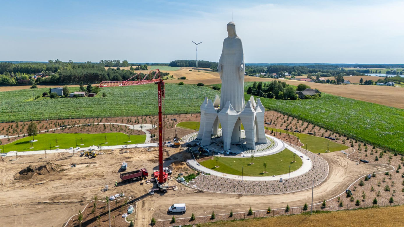 Budowa pomnika Matki Boskiej w Konotopiu